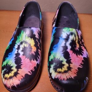 Crocs Women's Tie-Dye Comfort Slip-Resistant Clog Shoes Size 8